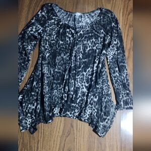 Animal Print Scoop Neck Tunic Top